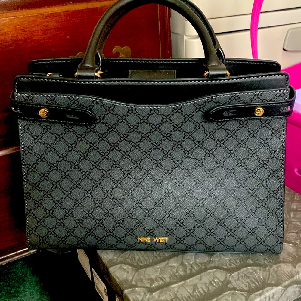 Nine W. Black purse